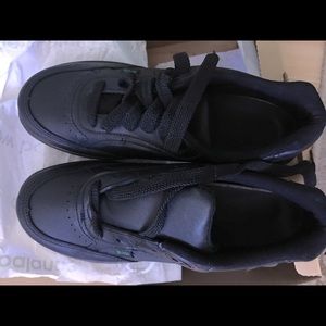 New Balance run/walk/hike comfort shoes 6B